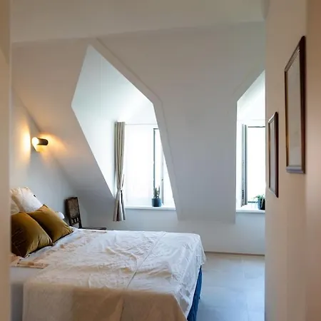 Wunderschoene Maisonette-wohnung *